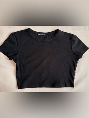 Zara Black Short Sleeve Crop Tee